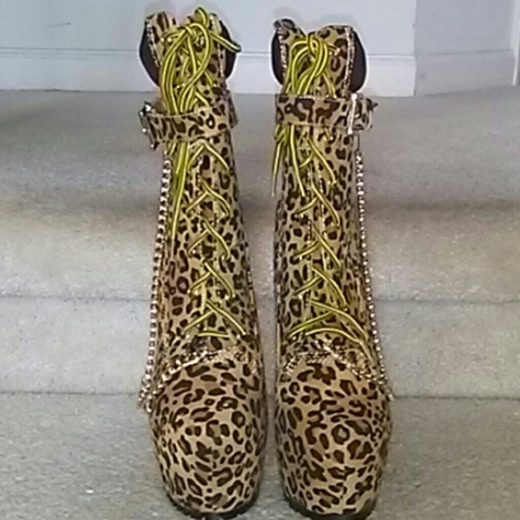 💰💰 Leopard Platform Booties💰💰 - Picture 4 of 6